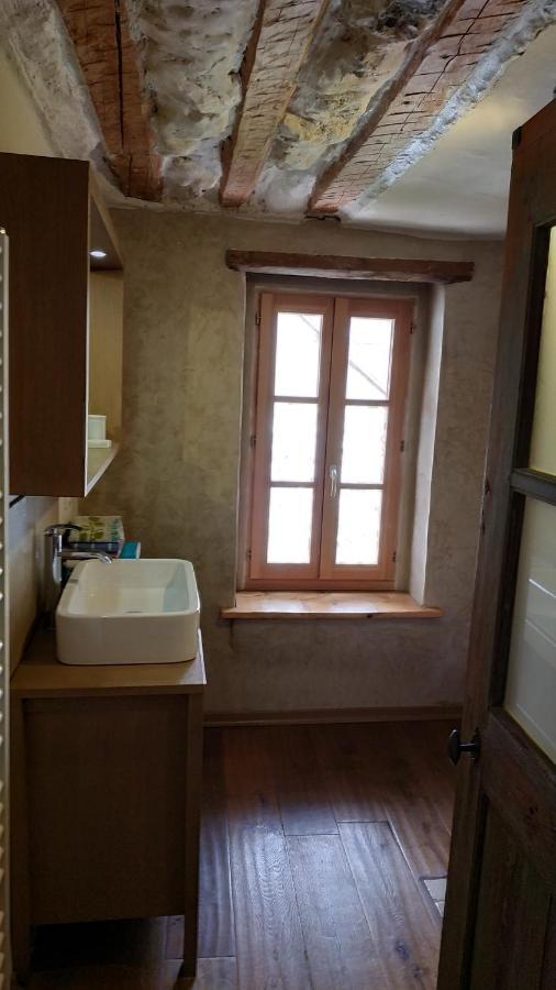 Chez Jacquie Et Fifi Bed & Breakfast Mont-Dauphin Exterior photo